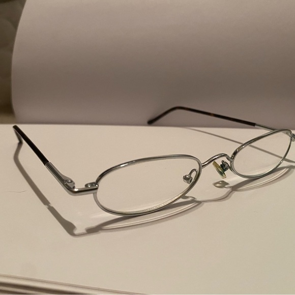 Regular glasses. - Picture 2 of 4